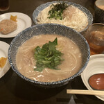 籠や - ＊ ごま風味うどん