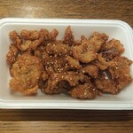 ディオ - 鶏皮の甘辛揚げ (税抜)133円 ※開封後 (2021.11.16)