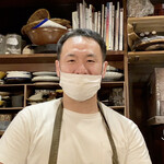 Sumitemae Uso - 大将の小峰氏に写真掲載の許可をいただきました。
      炭焼き割烹、美味しかったです♪
      色々な話ができてめちゃ楽しかったです。
      馬喰町のお店にも伺ってみますね。
      ごちそうさまでした♪( ´θ｀)ノ