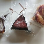 おやつ工房ほしの - かぼちゃタルト　240円/ガトーショコラ　250円/さつまのおいもパン　200円