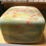 桜田 - これも綺麗な二段重ですね。