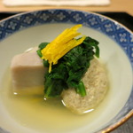 桜田 - 鴨のつみれ と 海老芋　菊菜添え