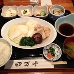 Shusai Shimanto - 日替りランチの水炊きおろしポン酢８００円水炊きに茶碗蒸し、サラダ、胡麻豆腐、お新香、お味噌汁がついてこの値段は有難い！