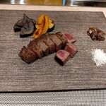 Akihabara Teppanyaki Suburimu - 黒毛和牛赤身肉の鉄板焼き 季節野菜を添えて