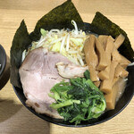 横浜家系ラーメン 蓮 - 極太メンマの太さがわかると思います