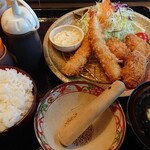 Hachiei Nambu Yashiki - 牡蠣と海老フライ定食御飯大盛り。