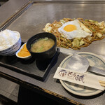 Okonomiyaki Teppanyaki Tougi - 豚焼きそば定食