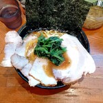 ラーメン 末廣家 - チャーシューメン（硬め多め）