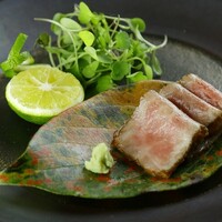 やわらかさと旨みを閉じ込めた『黒毛和牛の低温ロースト』