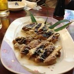 居酒や たけぞう - たけぞう・鶏肉モモ焼きスライス