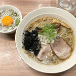 麺処 ほん田 - 「もち姫の背脂煮干し」1300円＋「しらすご飯」250円