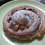 Carin Bakery - 红豆酥皮面包(红豆&可颂) 160日元