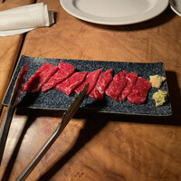 カルネジーオ イースト - 