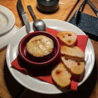 カルネジーオ イースト - 