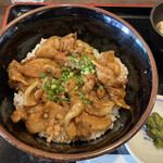 居酒屋 酒亭じゅらく - 豚丼普通盛り＋山椒別盛り