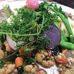 カレーハウス・キッチンY - 野菜の山を崩してみると…