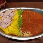 魔女の一撃カレー - 牛しゃぶトッピング(ご飯250ｇ) 800円(税込)