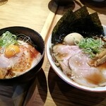 尾道中華そば とうやん - 特製尾道ラーメンととうやんの肉飯