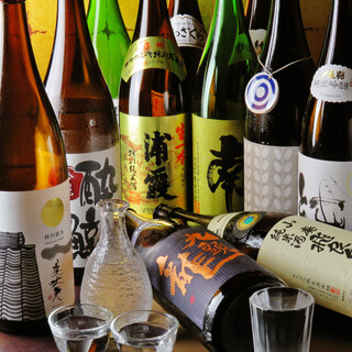 20種以上の品揃え◎全国から取り寄せた限定＆季節の日本酒も。