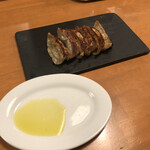 スタンドシャン食 -Tokyo赤坂見附- Champagne & GYOZA BAR - 