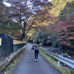 BBQvillage多度峡 - はしゃぐ娘♪ ここから上に上ると多度峡天然プールがあります。