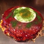 広島お好み焼き　鉄板焼　ゆうちゃん - トッピングは、玉子以外にも季節の野菜など、旬の素材を自由にリクエスト出来るそうです。