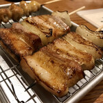 串焼キ カメチヨ・シャルボン - 豚バラ(塩焼き)