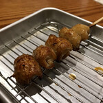串焼キ カメチヨ・シャルボン - 鶏皮 塩