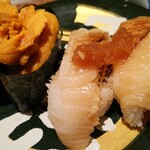 回転寿司酒場 銀座沼津港 - ウニ　炙りえんがわ