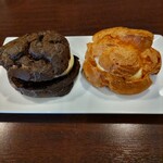 Cake + Cafe Velvet - シュークリームと黒シュークリーム
