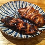 旅人酒場　武蔵 - 奥　シロ（210円）、手前　テッポウ（210円）