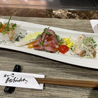 神戸牛すてーきIshida. LINKS　UMEDA店 - 前菜　鯛の昆布締め、ローストビーフ、チキンとネギ