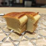 鮨 青海 - カステラ風の玉子焼き