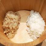 鮨 青海 - こだわりの左赤しゃり、右銀しゃり