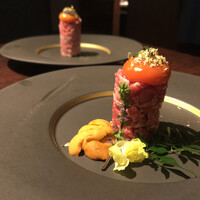 黒毛和牛焼肉 虎斑 北新地店 - 赤みユッケ　キレイ♡