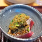 すし処 ひさ田 - カツオのたたき、山椒とおろし。きうを思わせる一品。