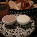 レバーペースト100円、バター50円