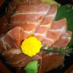 すし処 若 - 少し暗くすると…
      とろ漬けのトロの脂の乗った具合いも良く見えます(〃∇〃)♫
      見たまんま…口に入れるとトロけますょ〜(〃∇〃)ホッ♡