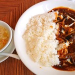 万里樓 - 牛角煮入中華風カレー (スープ付)