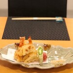 割烹 TONBO - 蓮根と海老の挟み揚げ