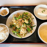 中華料理 虎福 - ニラ豚定食 750円