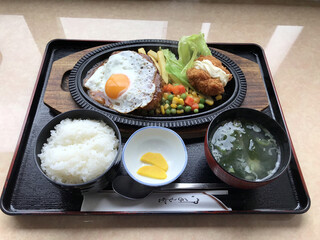 Kyarotto - エッグハンバーグ＆カキフライ定食（税込み１５００円）
