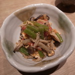 デリチカ - しめじといんげんとえのきと卵トマト炒め