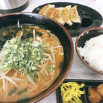 Ramen Tontan Ii Hama Ten - 