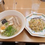 名代ラーメン亭 博多駅地下街店 - 