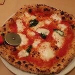 Felicita Pizzeria Trattoria - マルゲリータ