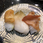 独楽寿司 - 活貝３種盛り