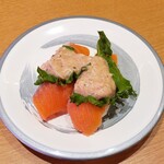 Kaitenzushi Kokyou - サーモンのオーロラソースかけ　143円