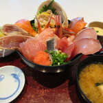 海鮮蔵 魚魚魚 - 海鮮海盛り丼(酢飯)