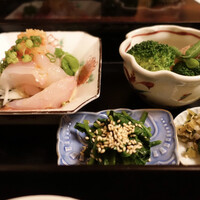 会席料理 岸由 - 若菜御膳(タイのお刺身)